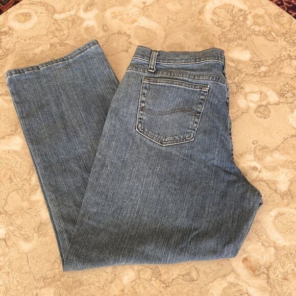 Lee Relaxed Straight Leg Jeans 16 Short - Picture 9 of 15